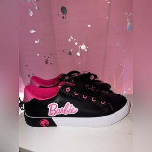 💗NWT Barbie lace up sneakers size 8